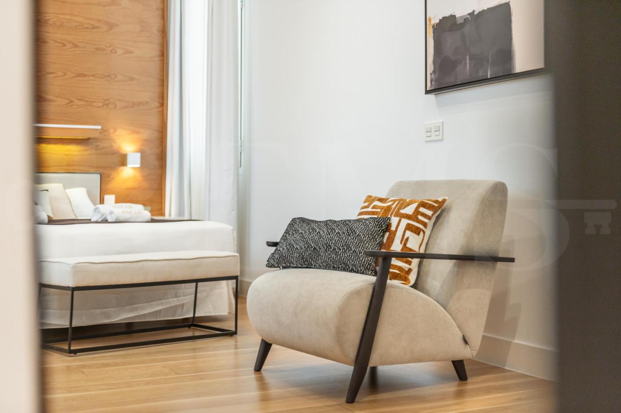 Artistic And Spacious By Rems Apartament