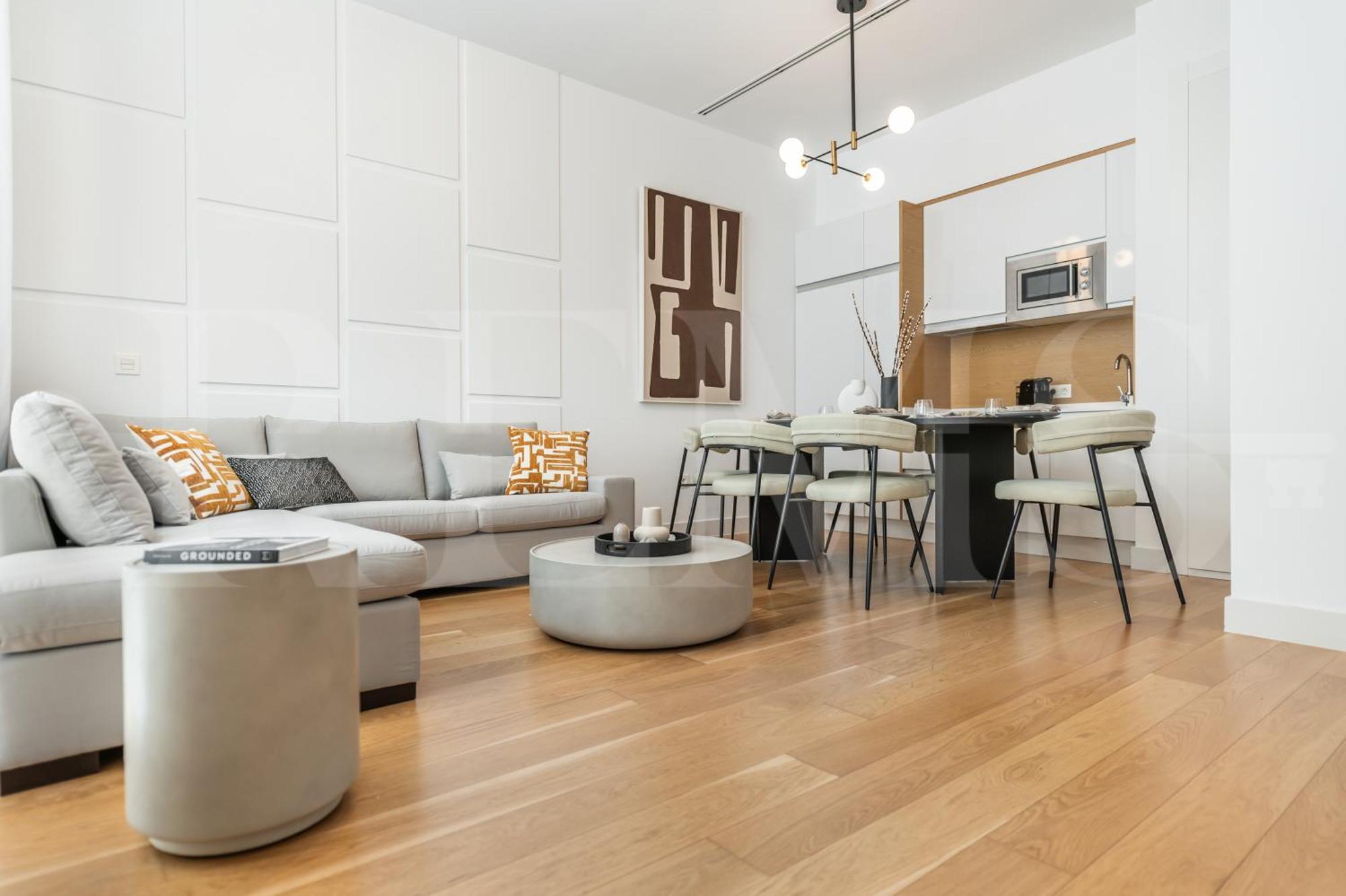 Artistic And Spacious By Rems Apartament *